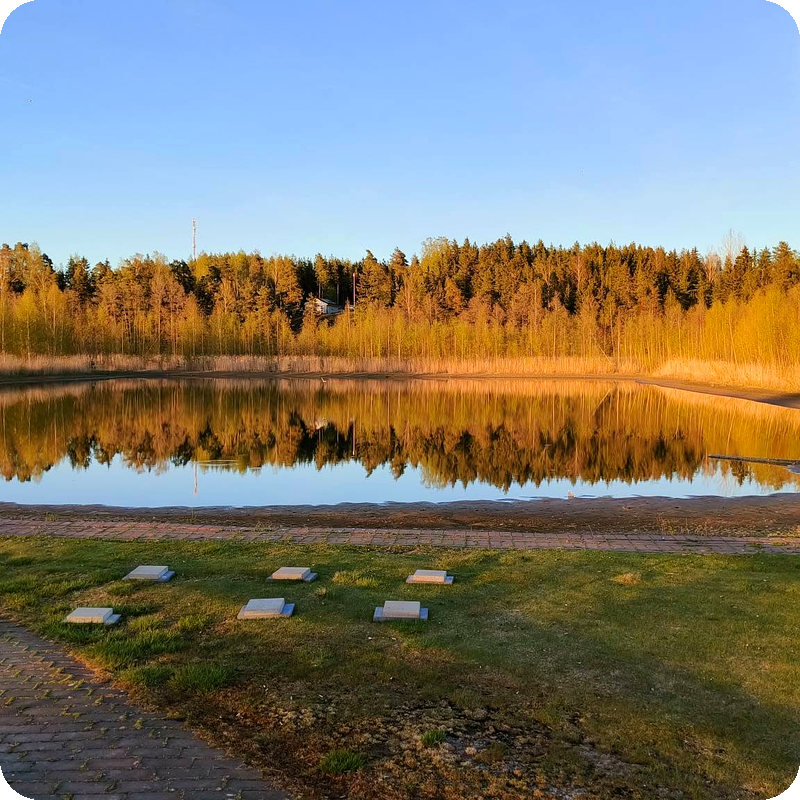 Uima-allas & järvi